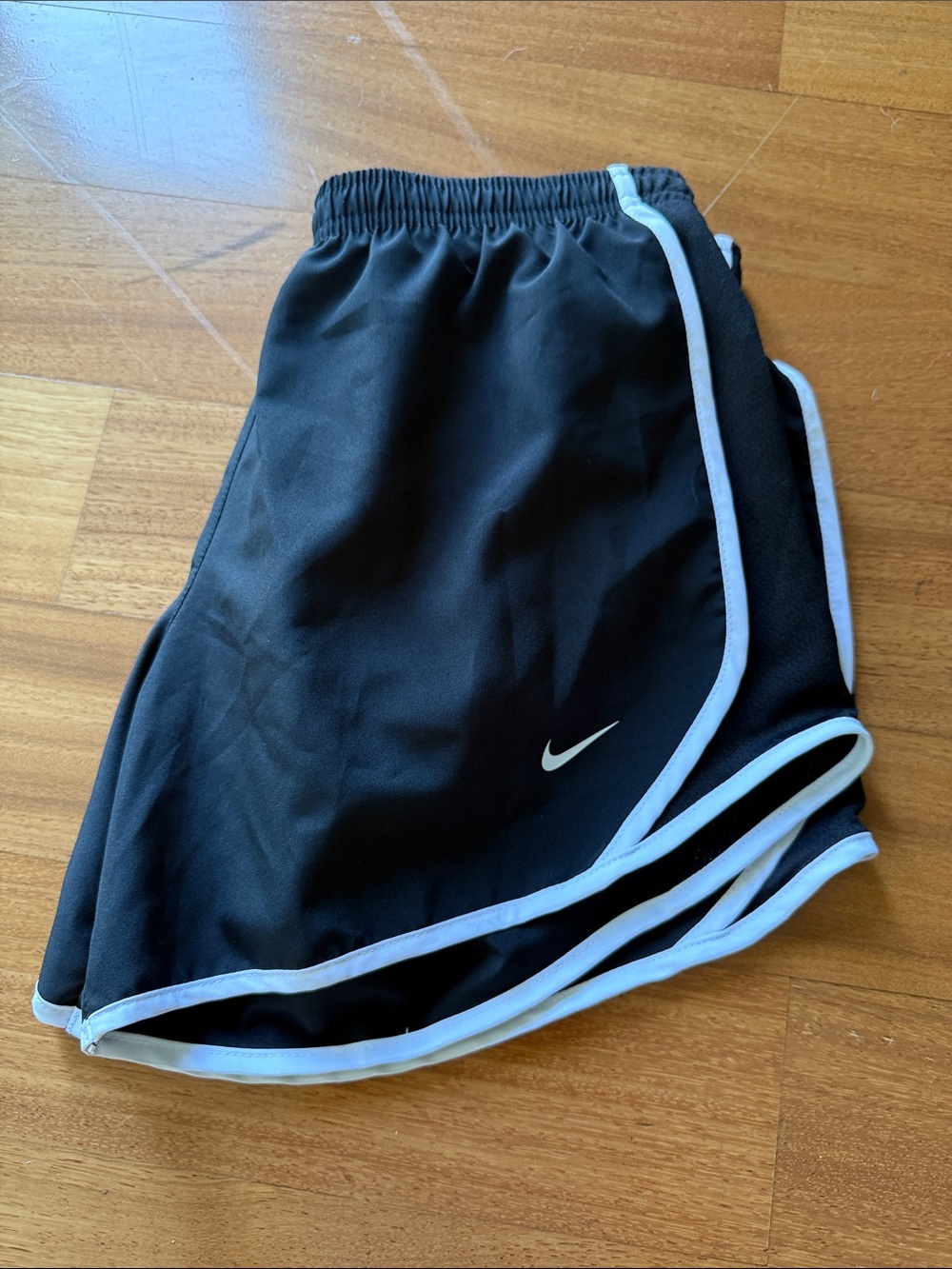 NWT Nike Girls Tempo Black Shorts, size Large